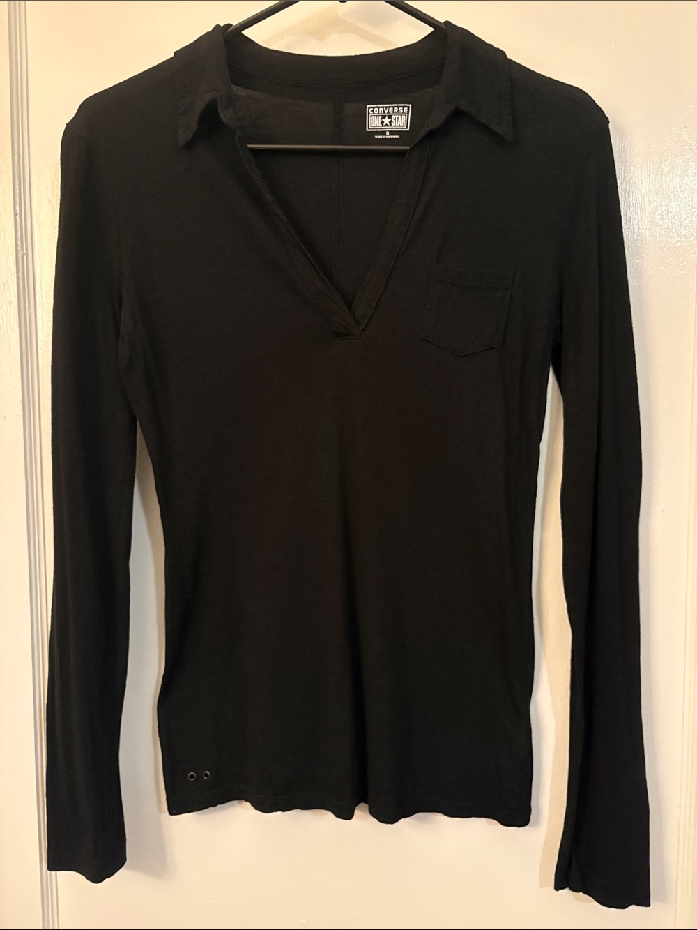 Converse Women's Black Long-Sleeve V-Neck Top Sz Small